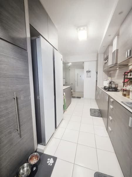 522B Tampines Central 7, 522B Tampines Central 7, 3 Bedrooms, 1,216 sqft, HDB Flat For Sale, by Bakhit Alias, 500110435 - Kitchen - PropertyGuru.com.sg