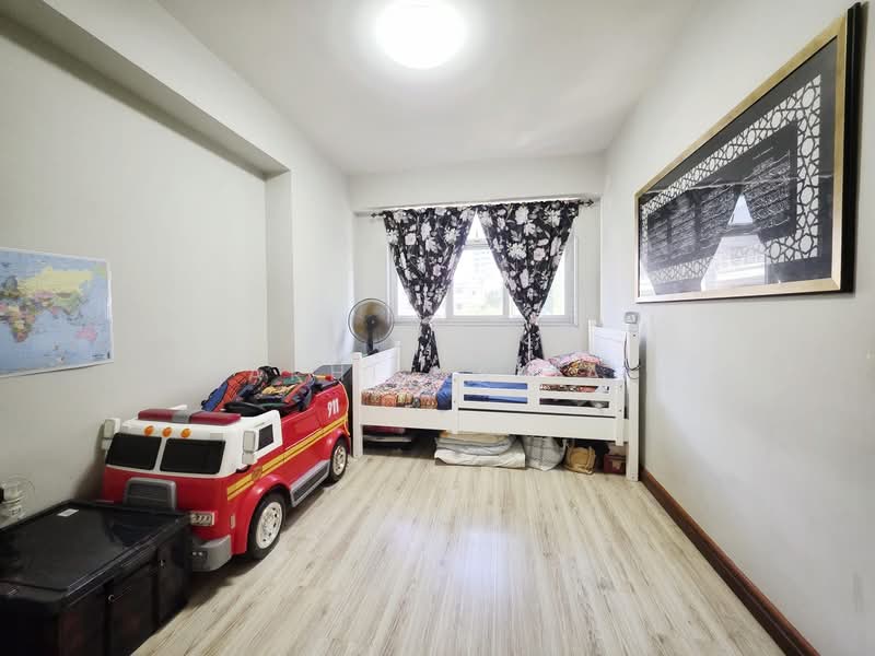 522B Tampines Central 7, 522B Tampines Central 7, 3 Bedrooms, 1,216 sqft, HDB Flat For Sale, by Bakhit Alias, 500110435 - Bedroom - PropertyGuru.com.sg