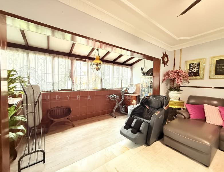 125 Serangoon North Avenue 1, 125 Serangoon North Avenue 1, 4 Bedrooms, 1,615 sqft, HDB Flat For Sale, by Zudyra Zamhasbi, 500110443 - Living Room - PropertyGuru.com.sg