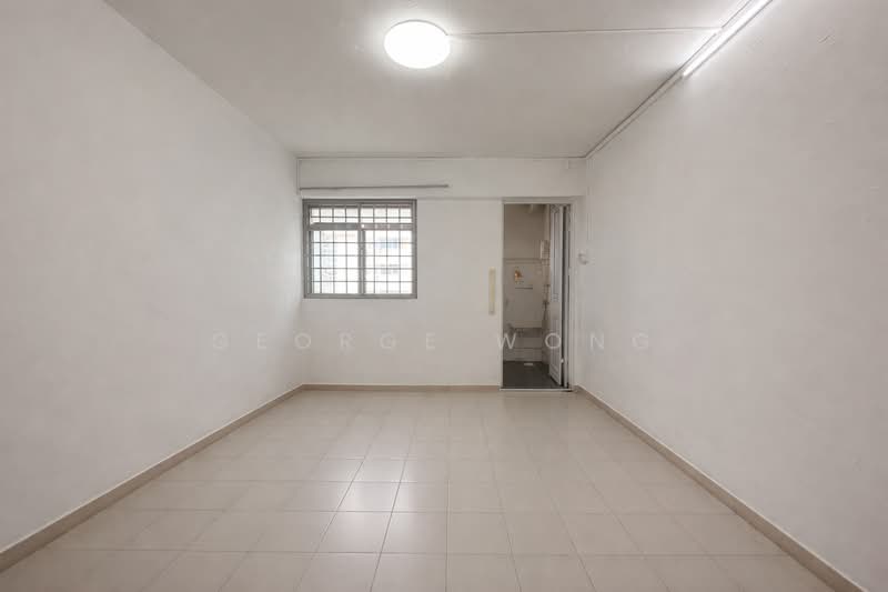 101 Serangoon North Avenue 1, 101 Serangoon North Avenue 1, 3 Bedrooms, 980 sqft, HDB Flat For Sale, by George Wong, 500110447 - Master bedroom - PropertyGuru.com.sg