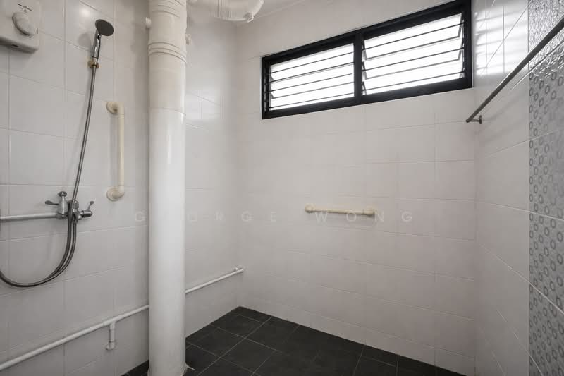 101 Serangoon North Avenue 1, 101 Serangoon North Avenue 1, 3 Bedrooms, 980 sqft, HDB Flat For Sale, by George Wong, 500110447 - Bathroom - PropertyGuru.com.sg