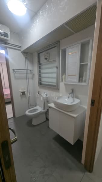 405A Northshore Drive, 405A Northshore Drive, 1 Bedroom, 506 sqft, HDB Flat For Rent, by Norman Lim, 500110449 - Bathroom - PropertyGuru.com.sg