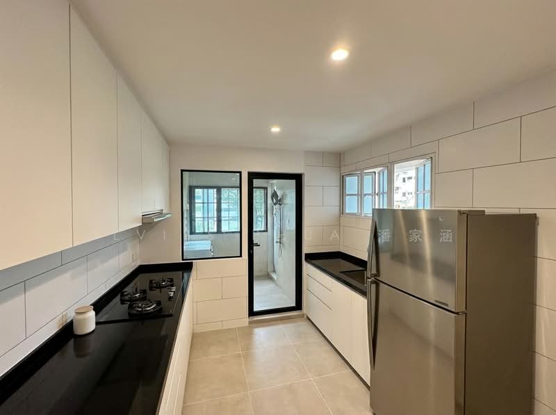 243 Bukit Batok East Avenue 5, 243 Bukit Batok East Avenue 5, 3 Bedrooms, 1,302 sqft, HDB Flat For Sale, by Alviss Phua 潘家涵, 500110452 - Kitchen - PropertyGuru.com.sg