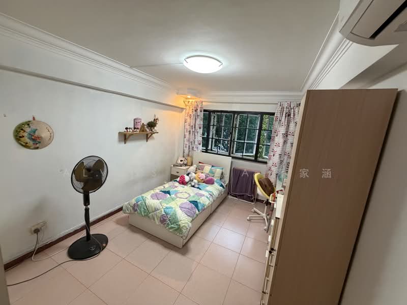 243 Bukit Batok East Avenue 5, 243 Bukit Batok East Avenue 5, 3 Bedrooms, 1,302 sqft, HDB Flat For Sale, by Alviss Phua 潘家涵, 500110452 - Bedroom - PropertyGuru.com.sg