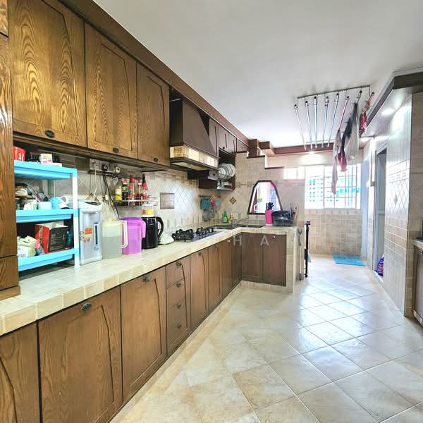 666 Yishun Avenue 4, 666 Yishun Avenue 4, 4 Bedrooms, 1,765 sqft, HDB Flat For Sale, by Ivy Tham, 500110453 - Kitchen - PropertyGuru.com.sg