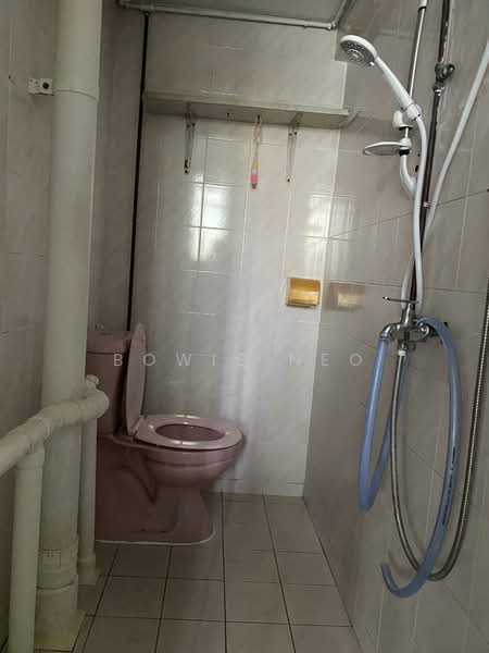 5 Upper Aljunied Lane, 5 Upper Aljunied Lane, 3 Bedrooms, 657 sqft, HDB Flat For Rent, by Bowie Neo, 500110460 - Bathroom - PropertyGuru.com.sg