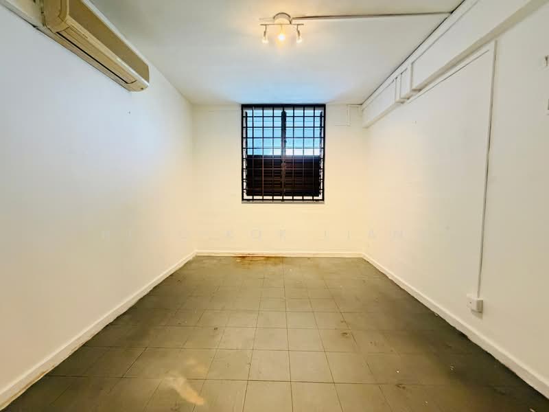 162 Mei Ling Street, 162 Mei Ling Street, 2 Bedrooms, 710 sqft, HDB Flat For Sale, by Heng Kok Liang, 500110467 - Bedroom 2 - PropertyGuru.com.sg