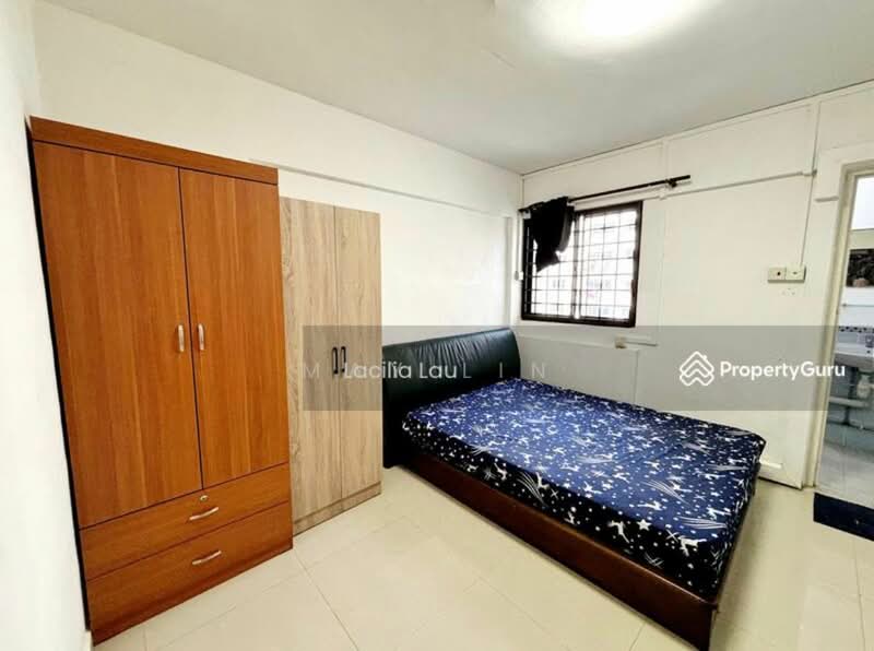 429 Clementi Avenue 3, 429 Clementi Avenue 3, 2 Bedrooms, 700 sqft, HDB Flat For Rent, by May Lin, 500110470 - Bedroom - PropertyGuru.com.sg