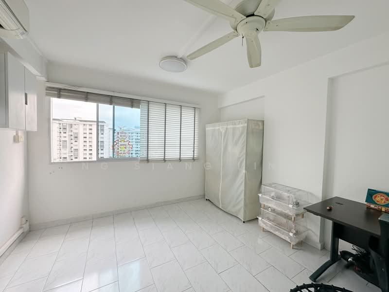 421 Pasir Ris Drive 6, 421 Pasir Ris Drive 6, 3 Bedrooms, 1,130 sqft, HDB Flat For Sale, by Ng Siang Ling, 500110475 - Bedroom - PropertyGuru.com.sg