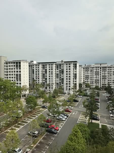 421 Pasir Ris Drive 6, 421 Pasir Ris Drive 6, 3 Bedrooms, 1,130 sqft, HDB Flat For Sale, by Ng Siang Ling, 500110475 - Exterior - PropertyGuru.com.sg