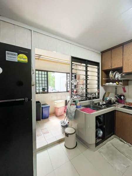 769 Woodlands Drive 60, 769 Woodlands Drive 60, 3 Bedrooms, 1,323 sqft, HDB Flat For Rent, by Wirdayu Binte Safie, 500110481 - Kitchen - PropertyGuru.com.sg