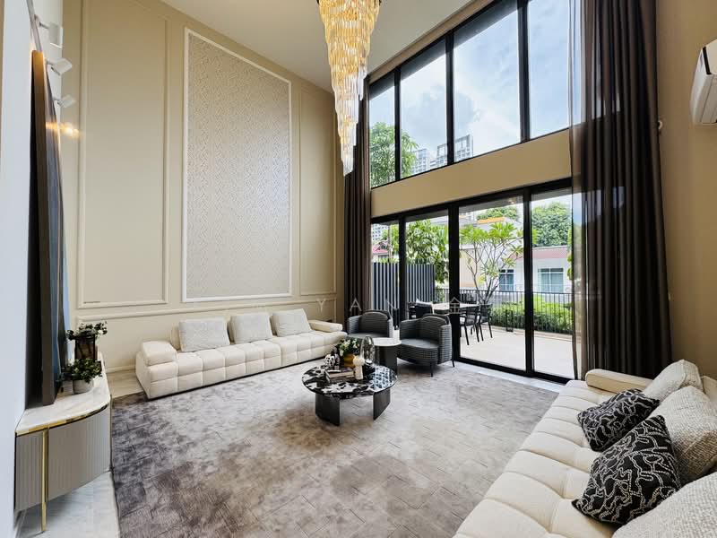 Brand New & luxury, 4 levels with Lift, living Hall with double volume high ceiling, walk to Novena MRT - call 8130 3636 to view now!, 6 Bedrooms, 6,926 sqft, Corner Terrace For Sale, by Kim Yan 金燕, 500110483 - Living Room - PropertyGuru.com.sg