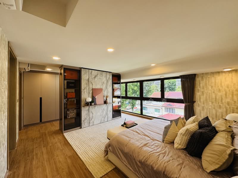 Last unit- Brand New & luxury, 5 levels with Lift, living Hall with double volume high ceiling, walk to Novena MRT - call 8130 3636 to view now!, 6 Bedrooms, 6,926 sqft, Corner Terrace For Sale, by Kim Yan 金燕, 500110483 - Bedroom - PropertyGuru.com.sg