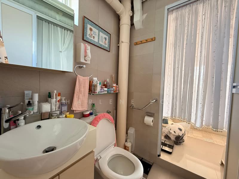 644 Yishun Street 61, 644 Yishun Street 61, 3 Bedrooms, 1,323 sqft, HDB Flat For Sale, by Charlene Low, 500110489 - Bathroom - PropertyGuru.com.sg