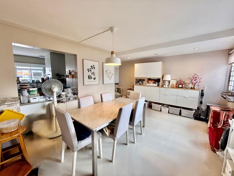 644 Yishun Street 61, 644 Yishun Street 61, 3 Bedrooms, 1,323 sqft, HDB Flat For Sale, by Charlene Low, 500110489 - Dining Room - PropertyGuru.com.sg