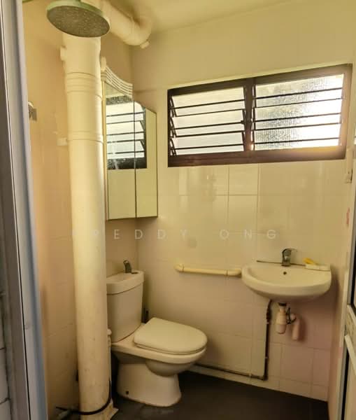 111 Serangoon North Avenue 1, 111 Serangoon North Avenue 1, 3 Bedrooms, 980 sqft, HDB Flat For Sale, by Freddy Ong, 500110494 - Bathroom - PropertyGuru.com.sg