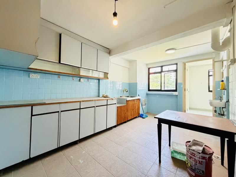 162 Mei Ling Street, 162 Mei Ling Street, 2 Bedrooms, 710 sqft, HDB Flat For Sale, by Chlo Ee, 500110504 - Kitchen - PropertyGuru.com.sg