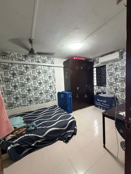 252 Bukit Batok East Avenue 5, 252 Bukit Batok East Avenue 5, 2 Bedrooms, 721 sqft, HDB Flat For Sale, by S. Bala, 500110513 - Bedroom - PropertyGuru.com.sg