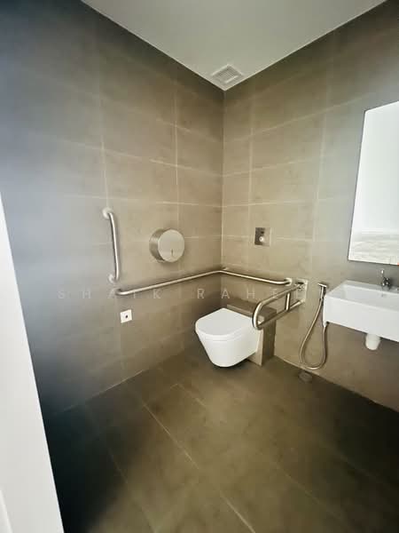 Riverfront Residences 51 Hougang Ave 7 Singapore 533818, 51 Hougang Ave 7, 1,206 sqft, Other Retail For Rent, by Shaik Raheem, 500110521 - Bathroom - CommercialGuru.com.sg