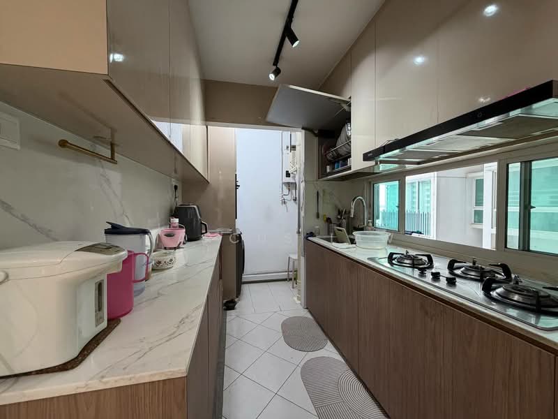 588D Ang Mo Kio Street 52, 588D Ang Mo Kio Street 52, 3 Bedrooms, 1,205 sqft, HDB Flat For Sale, by Marcus Law, 500110540 - Kitchen - PropertyGuru.com.sg