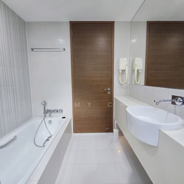 The Wharf Residence, 7 Tong Watt Road, 2 Bedrooms, 1,055 sqft, Condominium For Rent, by Jeremy Chua, 500110542 - Bathroom - PropertyGuru.com.sg