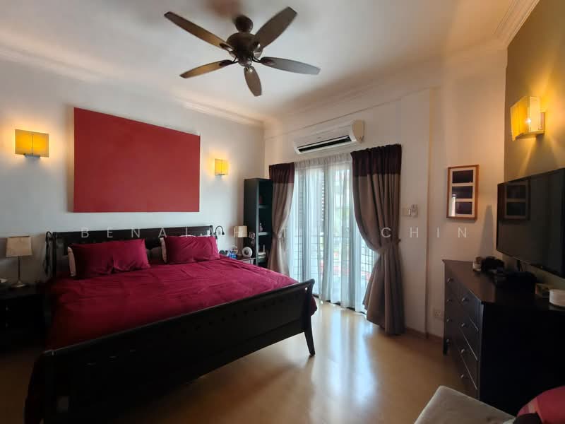 2.5 Storey Inter-Terrace along Joo Chiat walk, , 5 Bedrooms, 2,939 sqft, Terraced House For Rent, by Benaiah Tan Chin Guan, 500110550 - Bedroom - PropertyGuru.com.sg