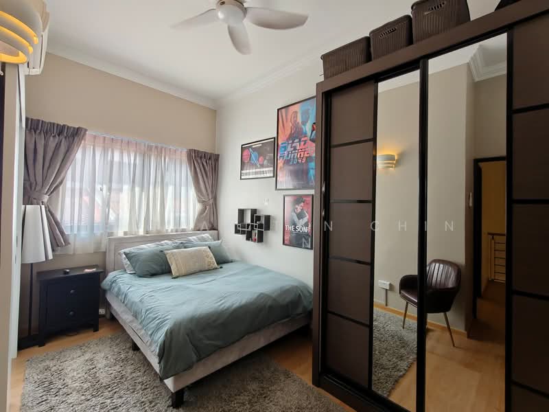 2.5 Storey Inter-Terrace along Joo Chiat walk, , 5 Bedrooms, 2,939 sqft, Terraced House For Rent, by Benaiah Tan Chin Guan, 500110550 - Bedroom - PropertyGuru.com.sg