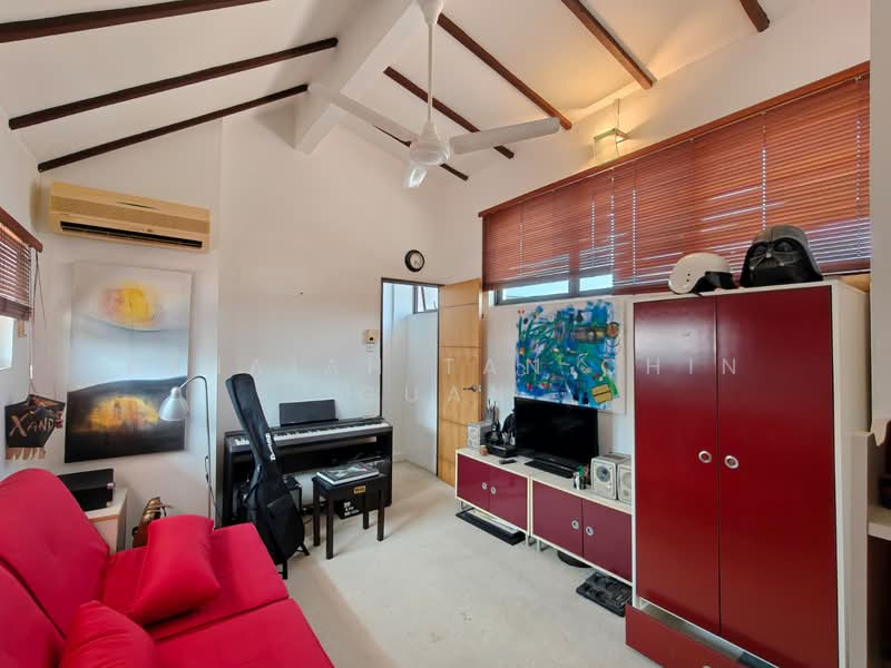 2.5 Storey Inter-Terrace along Joo Chiat walk, , 5 Bedrooms, 2,939 sqft, Terraced House For Rent, by Benaiah Tan Chin Guan, 500110550 - Living Room - PropertyGuru.com.sg