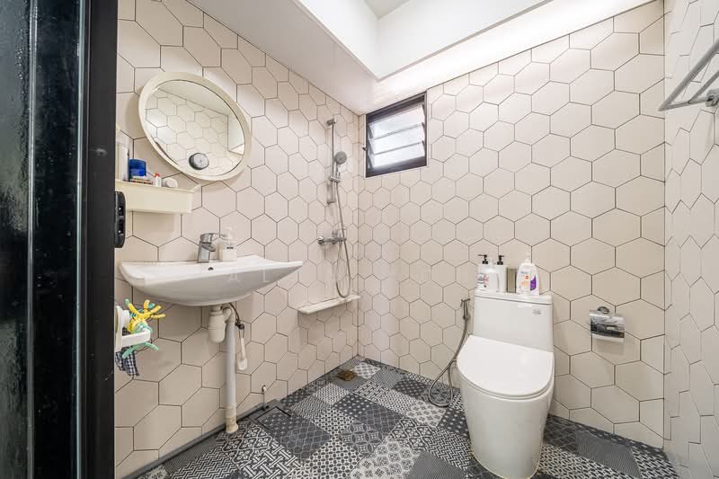 52 Havelock Road, 52 Havelock Road, 2 Bedrooms, 743 sqft, HDB Flat For Sale, by Alan Koh, 500110554 - Bathroom - PropertyGuru.com.sg