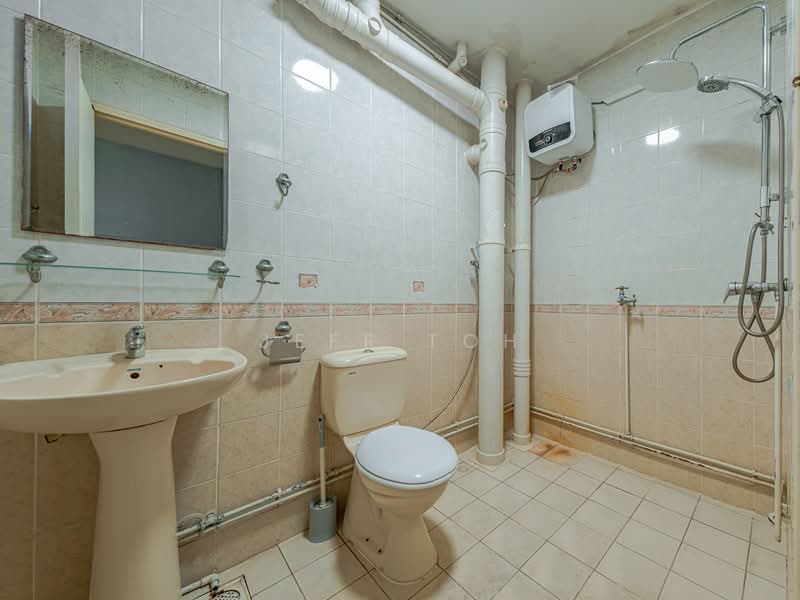 467 Segar Road, 467 Segar Road, 3 Bedrooms, 1,184 sqft, HDB Flat For Sale, by Jeff Toh, 500110566 - Bathroom - PropertyGuru.com.sg