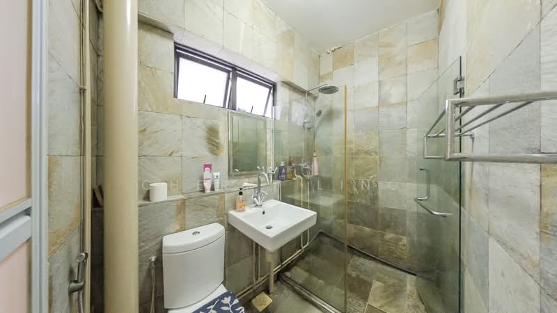 430 Tampines Street 41, 430 Tampines Street 41, 3 Bedrooms, 1,604 sqft, HDB Flat For Sale, by Cherry Ling, 500110572 - Bathroom - PropertyGuru.com.sg