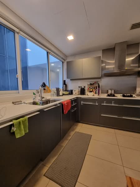 St. Regis Residences Singapore, 33 Tanglin Road, 5 Bedrooms, 2,150 sqft, Apartment For Rent, by Michelle Lee, 500110574 - Kitchen - PropertyGuru.com.sg