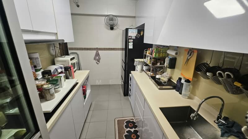270A Punggol Field, 270A Punggol Field, 3 Bedrooms, 1,001 sqft, HDB Flat For Sale, by James Yeo, 500110580 - Kitchen - PropertyGuru.com.sg