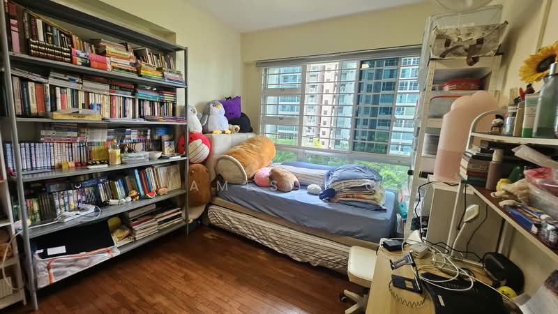 270A Punggol Field, 270A Punggol Field, 3 Bedrooms, 1,001 sqft, HDB Flat For Sale, by James Yeo, 500110580 - Bedroom - PropertyGuru.com.sg