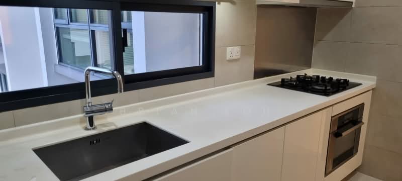 Parvis, 18 Holland Hill, 2 Bedrooms, 990 sqft, Condominium For Rent, by Brian Koh, 500110593 - Kitchen - PropertyGuru.com.sg