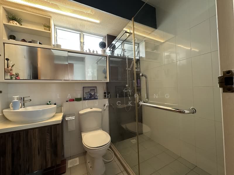329A Anchorvale Street, 329A Anchorvale Street, 3 Bedrooms, 1,001 sqft, HDB Flat For Sale, by Lai Zhi Ping (Jack), 500110598 - Bathroom - PropertyGuru.com.sg