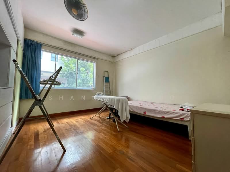 RARE Semi D in Seletar Hill Estate (D28). No west sun. NS facing., , 7 Bedrooms, 5,400 sqft, Semi-Detached House For Sale, by Shannon Wong, 500110603 - Bedroom - PropertyGuru.com.sg