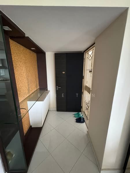 237 Pasir Ris Street 21, 237 Pasir Ris Street 21, 4 Bedrooms, 1,712 sqft, HDB Flat For Rent, by Irene Tan, 500110607 - Entrance - PropertyGuru.com.sg