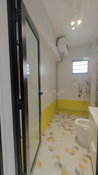 629 Jurong West Street 65, 629 Jurong West Street 65, 4 Bedrooms, 1,399 sqft, HDB Flat For Sale, by Shawn Yang, 500110616 - Bathroom - PropertyGuru.com.sg