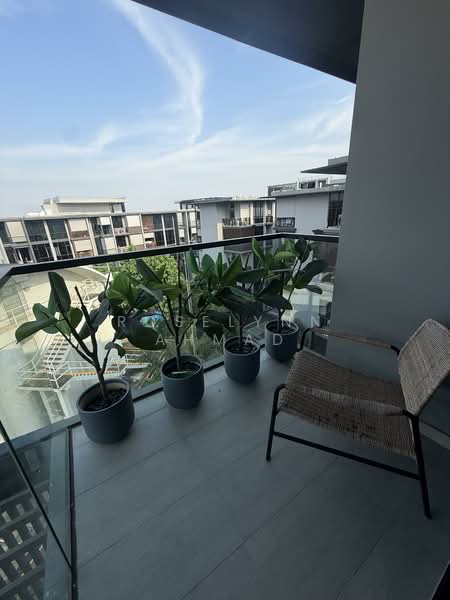 Parc Komo, 971 Upper Changi Road North, 3 Bedrooms, 915 sqft, Condominium For Sale, by Roselynn Ahmad, 500110617 - Master Bedroom Balcony - PropertyGuru.com.sg