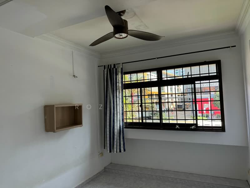 639 Jurong West Street 61, 639 Jurong West Street 61, 4 Bedrooms, 1,313 sqft, HDB Flat For Sale, by Roz Rufai, 500110622 - Interior - PropertyGuru.com.sg