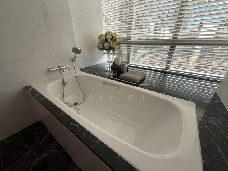 One Shenton, 1 Shenton Way, 4 Bedrooms, 5,350 sqft, Condominium For Sale, by Cherry Chin, 500110633 - Bathroom - PropertyGuru.com.sg