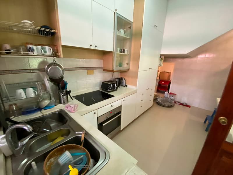🔥COSY ENGLISH-STYLE COTTAGE 🌟 NAMLY ESTATE 🌟near Sixth Ave MRT🔥, Namly, 5 Bedrooms, 4,243 sqft, Semi-Detached House For Rent, by Martin Goh 吴伟楠, 500110641 - Kitchen - PropertyGuru.com.sg