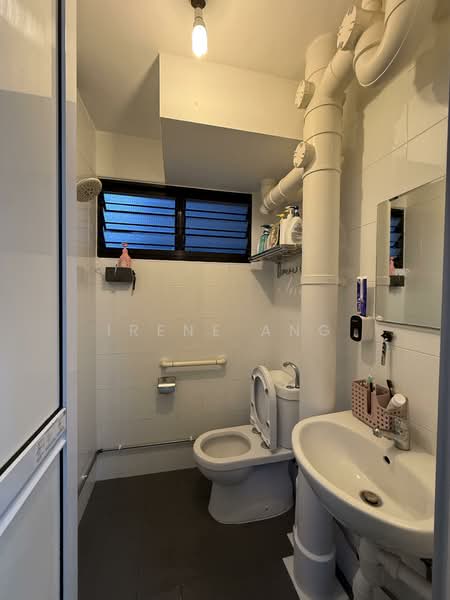443 Ang Mo Kio Avenue 10, 443 Ang Mo Kio Avenue 10, 2 Bedrooms, 883 sqft, HDB Flat For Sale, by Irene Ang, 500110653 - Bathroom - PropertyGuru.com.sg