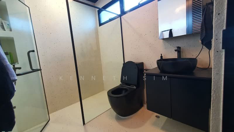 Zervex, 8 Ubi Road 2, 900 sqft, Light Industrial (B1) For Rent, by Kenneth Sim, 500110656 - Bathroom - CommercialGuru.com.sg