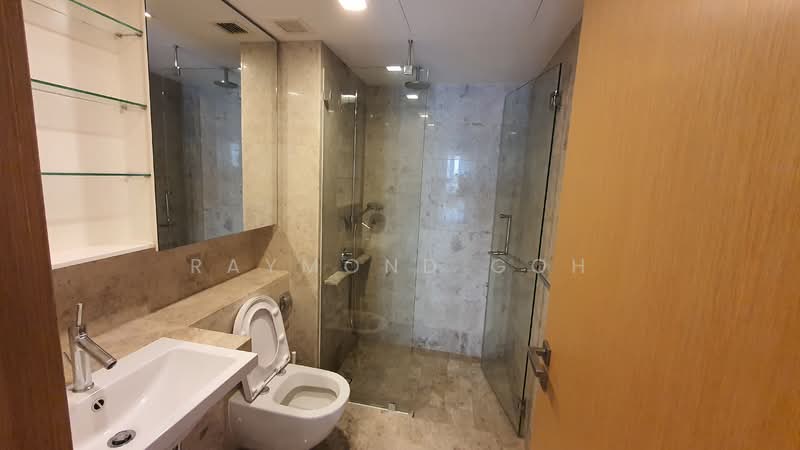 One Shenton, 1 Shenton Way, 2 Bedrooms, 1,195 sqft, Condominium For Sale, by Raymond Goh, 500110660 - Bathroom - PropertyGuru.com.sg