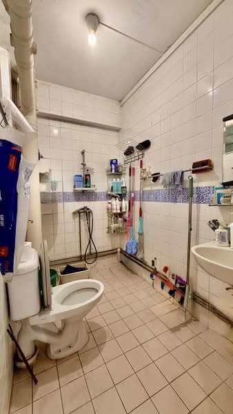 739 Woodlands Circle, 739 Woodlands Circle, 3 Bedrooms, 1,098 sqft, HDB Flat For Sale, by Jason Seah, 500110662 - Bathroom - PropertyGuru.com.sg