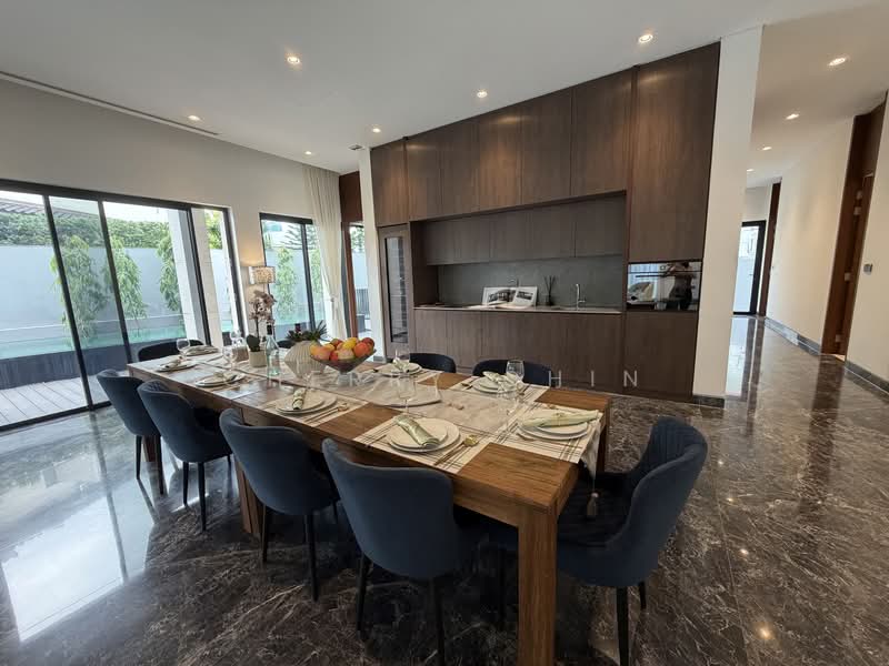 Mount Rosie Bungalow 独栋别墅, , 8 Bedrooms, 7,636 sqft, Detached House For Sale, by Cherry Chin, 500110665 - Dining Room - PropertyGuru.com.sg