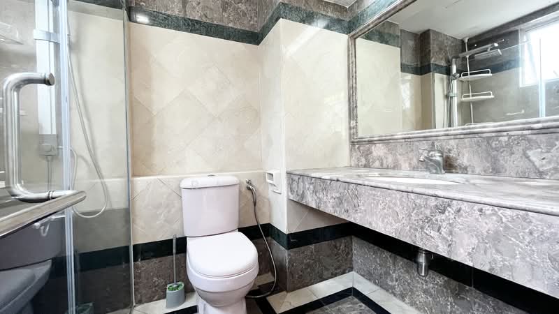 Symphony Heights, 41 Hume Avenue, 2 Bedrooms, 990 sqft, Condominium For Sale, by Jerlyn Teng, 500110705 - Bathroom - PropertyGuru.com.sg