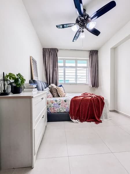 316C Yishun Greenwalk, 316C Yishun Avenue 9, 3 Bedrooms, 990 sqft, HDB Flat For Sale, by Karen Tan, 500110710 - Bedroom - PropertyGuru.com.sg